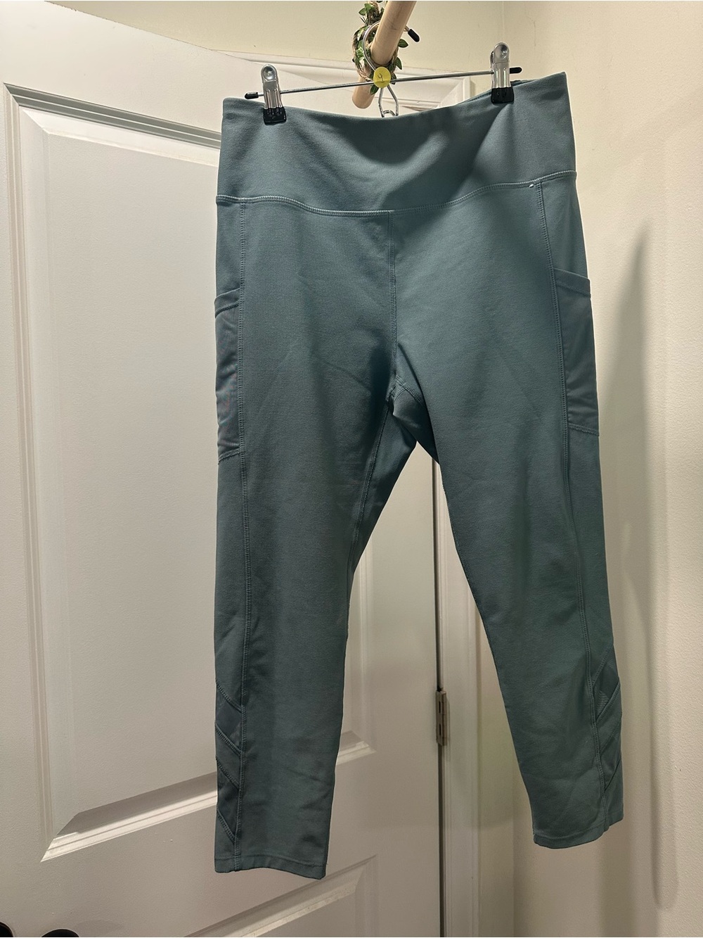 Womens Large | Mondetta High Rise Crop Leggings Teal Mesh Pocket Yoga Pants